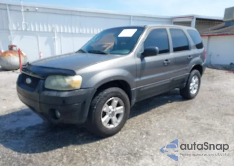 2005 Ford Escape Xlt z USA, uszkodzony, nr VIN 1FMYU93155KD62445